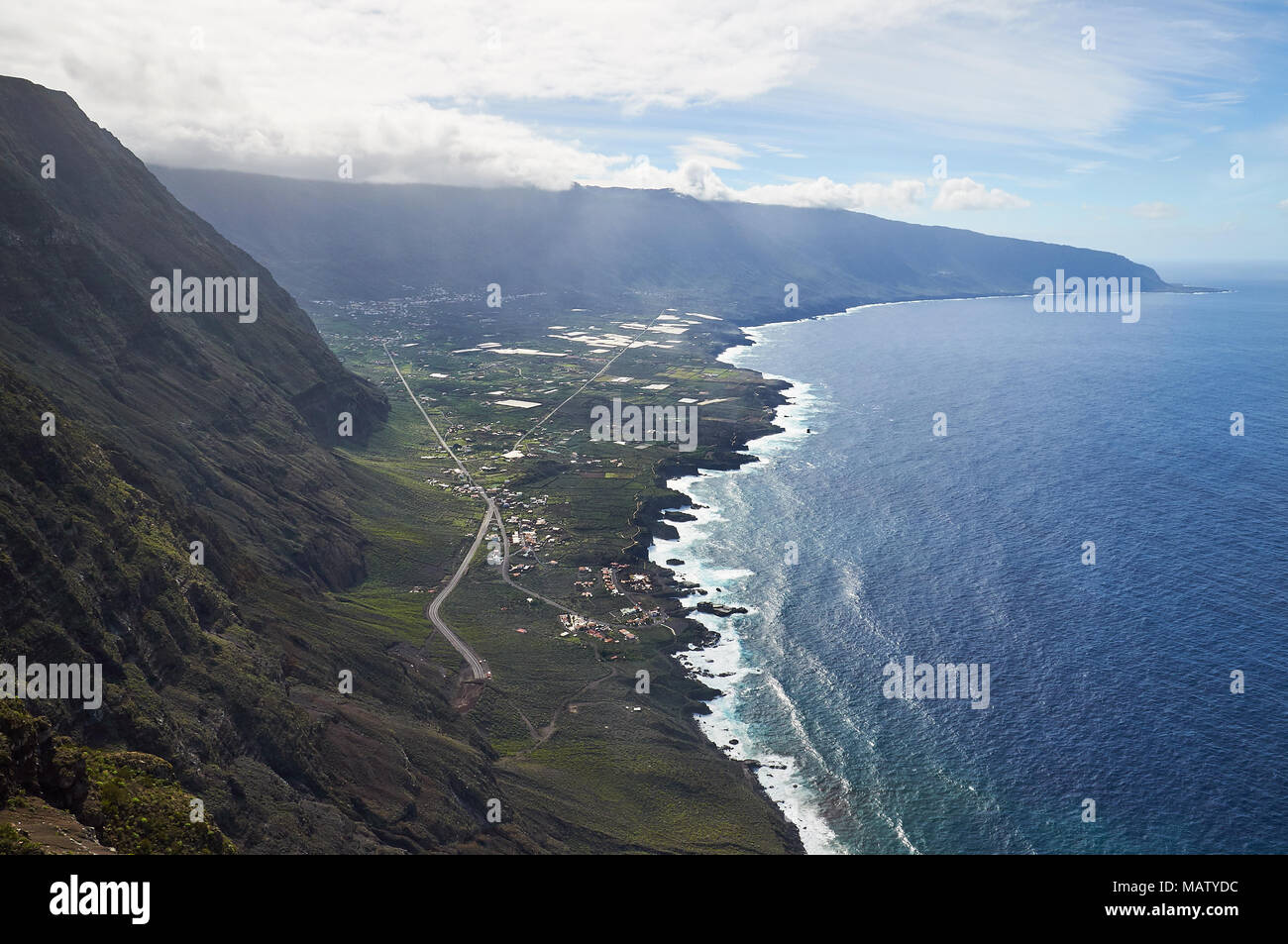 Vue de la Frontera golfe côte depuis le Mirador de la Peña surplombent à El Hierro, Îles Canaries, Espagne Banque D'Images