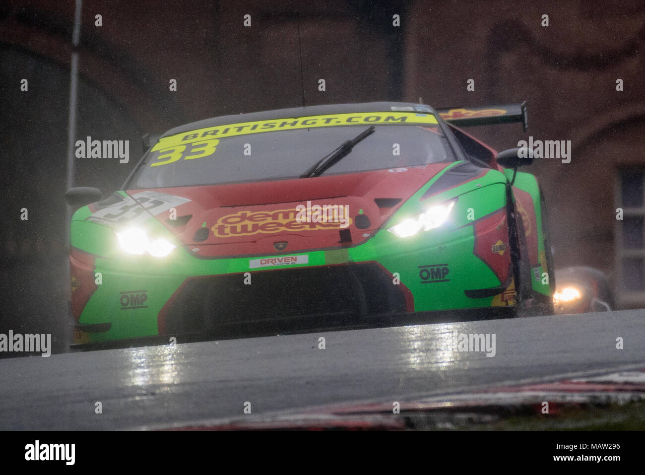 Nombre 33 Ouragan Lamborghini GT3 entraîné par Jon Minshaw et Phil vif pendant la ronde 1 de la 2018 British GT Championship à Oulton Park, Cheshire UK Banque D'Images