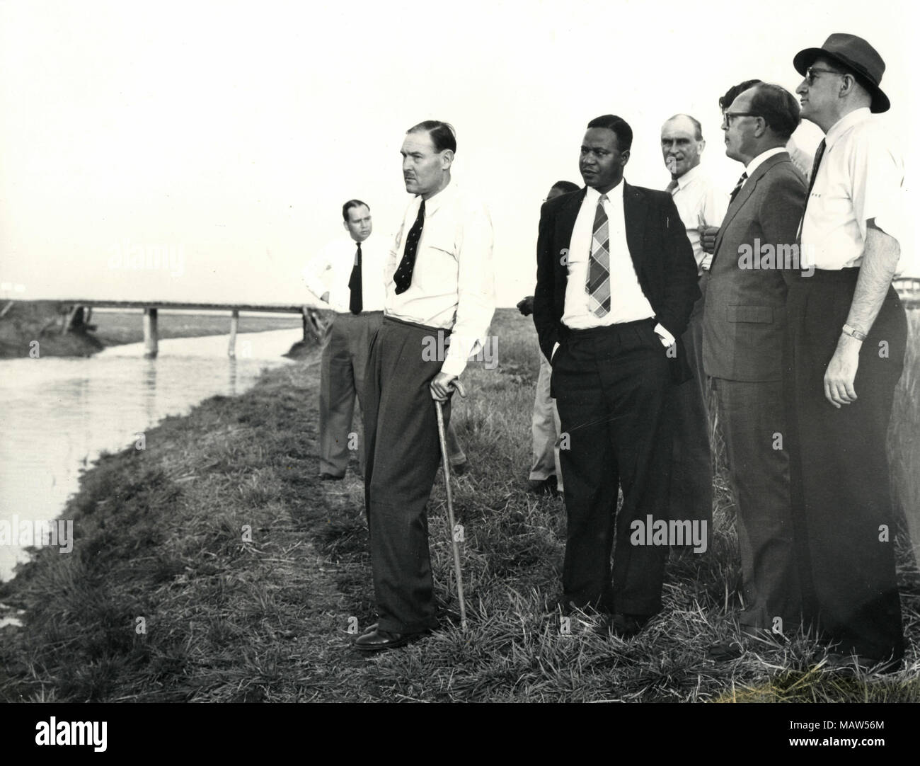John Roberts, E. Mwamba, Sir John Mollat, E.M. Sicely, et M.G. Sélection de Rhodésie Rabb Trust, Polder, pilote de Kafue en Zambie, la Rhodésie du Sud 1959 Banque D'Images