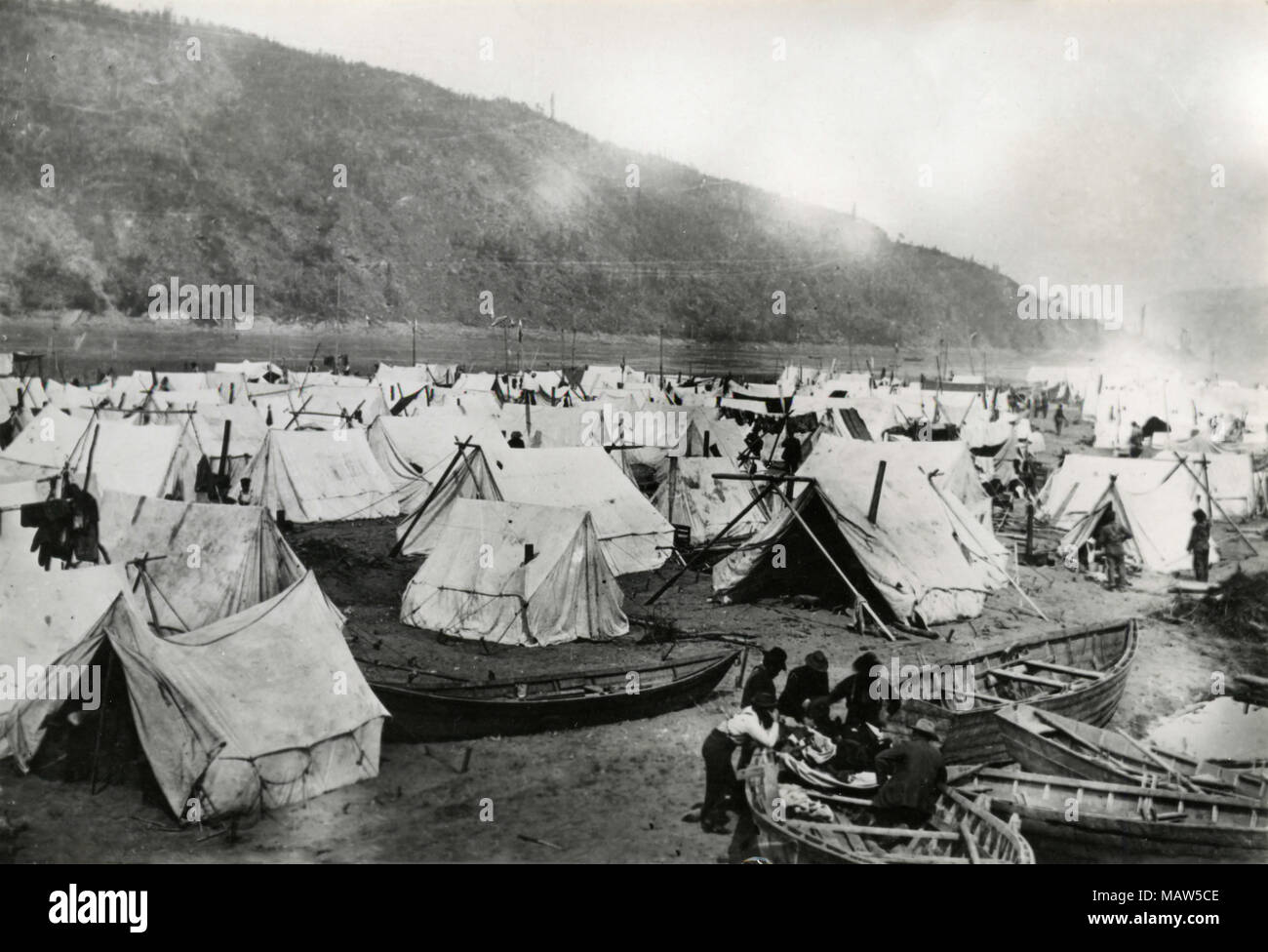 Chee-Chacos Terrain de camping, à Dawson City, Canada 1898 Banque D'Images