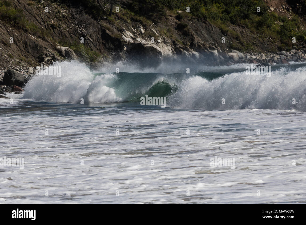Le fracas des vagues, Ingonish Beach, Nova Scotia Canada Banque D'Images