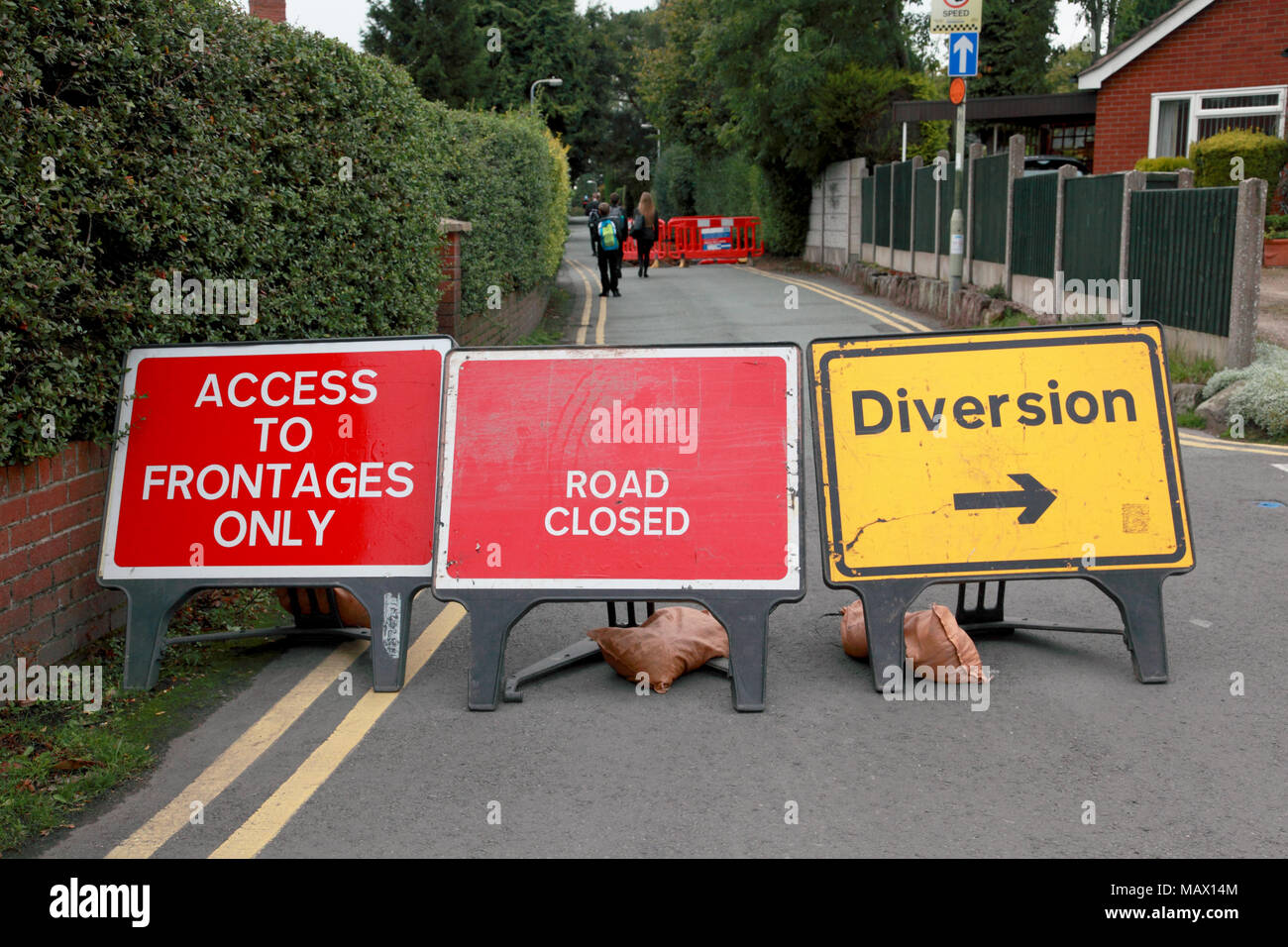 La fermeture des routes et des panneaux de déviation en raison de travaux effectués par Severn Trent Banque D'Images