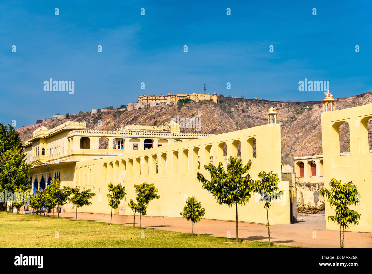 Badal Mahal Palace et Fort Nahargarh à Jaipur, Inde Banque D'Images