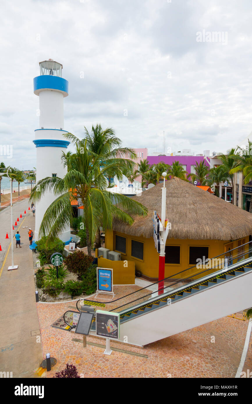 Key West en Floride est une destination de croisière populaire où les touristes visiter les boutiques et les quartiers résidentiels vieille Banque D'Images