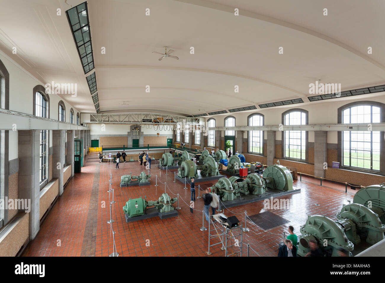 Une vue à l'intérieur de la chambre de la pompe à l'arrêt R. C. Harris Usine de traitement de l'eau à Toronto, Ontario, Canada. Banque D'Images