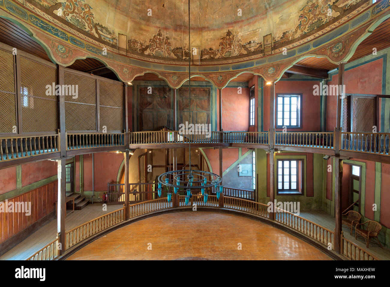 Cérémonie des derviches tourneurs Mevlevi Tekke, dans la salle, une salle de réunion pour l'ordre soufi des derviches tourneurs et, Le Caire, Egypte Banque D'Images