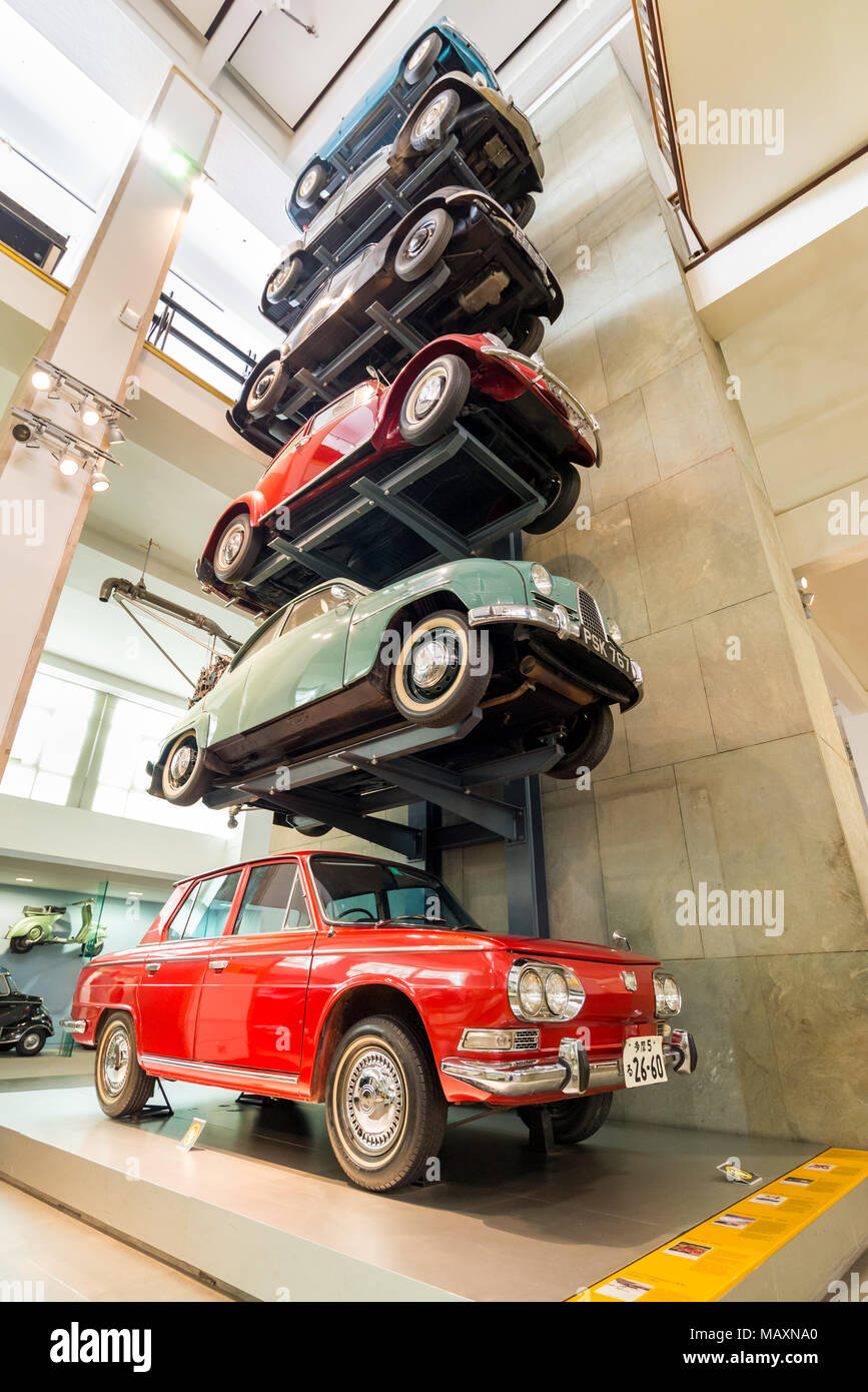 Modèles de voitures des années 1950 à 1960 dans le Science Museum, Londres, Royaume-Uni Banque D'Images