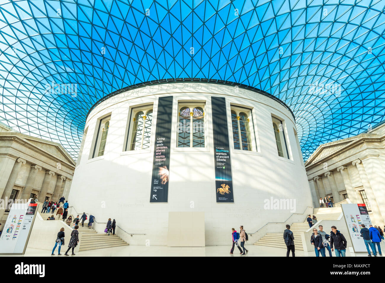 La grande cour du British Museum, London, UK Banque D'Images