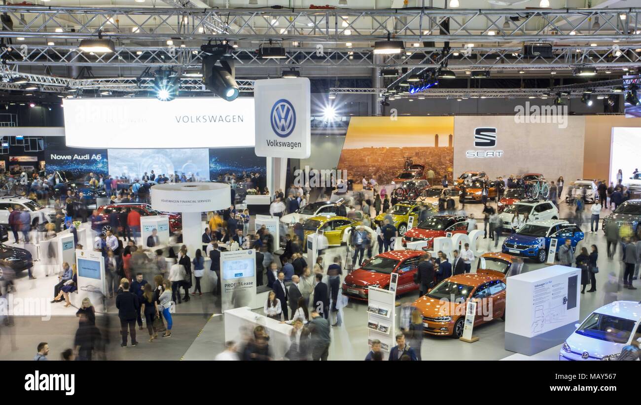 Poznan, Pologne, Grande Pologne. 5ème apr 2018. Poznan Motor Show 2018 est le plus grand de l'automobile en France et le quatrième en Europe. L'édition de cette année présente des véhicules en quatre salons : auto, moto, caravaning, camion et s'est tenu sous le slogan ''otorization de demain''. À la foire, vous pouvez voir plus de 60 premières mondiales de l'automobile, les concept cars et une vision de l'avenir de l'automobile par les concepteurs et les ingénieurs. Credit : Dawid Tatarkiewicz/ZUMA/Alamy Fil Live News Banque D'Images