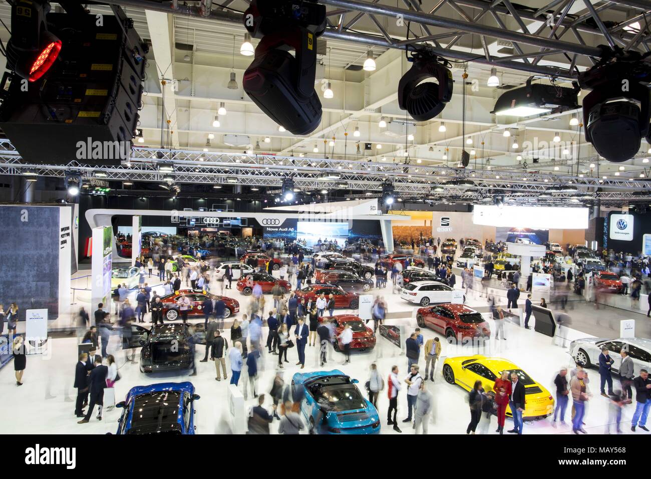 Poznan, Pologne, Grande Pologne. 5ème apr 2018. Poznan Motor Show 2018 est le plus grand de l'automobile en France et le quatrième en Europe. L'édition de cette année présente des véhicules en quatre salons : auto, moto, caravaning, camion et s'est tenu sous le slogan ''otorization de demain''. À la foire, vous pouvez voir plus de 60 premières mondiales de l'automobile, les concept cars et une vision de l'avenir de l'automobile par les concepteurs et les ingénieurs. Credit : Dawid Tatarkiewicz/ZUMA/Alamy Fil Live News Banque D'Images