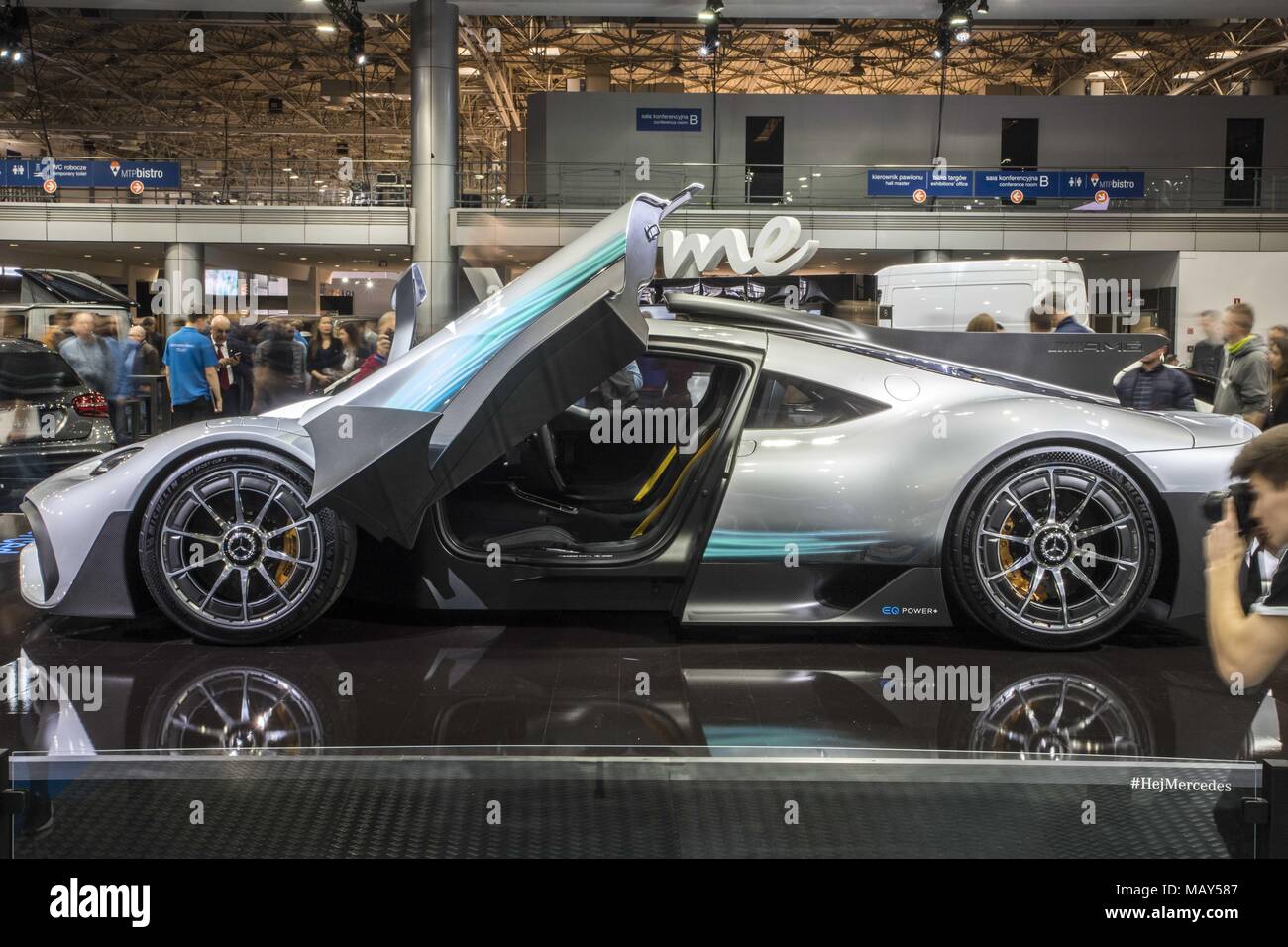 Poznan, Pologne, Grande Pologne. 5ème apr 2018. Poznan Motor Show 2018 est le plus grand de l'automobile en France et le quatrième en Europe. L'édition de cette année présente des véhicules en quatre salons : auto, moto, caravaning, camion et s'est tenu sous le slogan ''otorization de demain''. À la foire, vous pouvez voir plus de 60 premières mondiales de l'automobile, les concept cars et une vision de l'avenir de l'automobile par les concepteurs et les ingénieurs. Credit : Dawid Tatarkiewicz/ZUMA/Alamy Fil Live News Banque D'Images