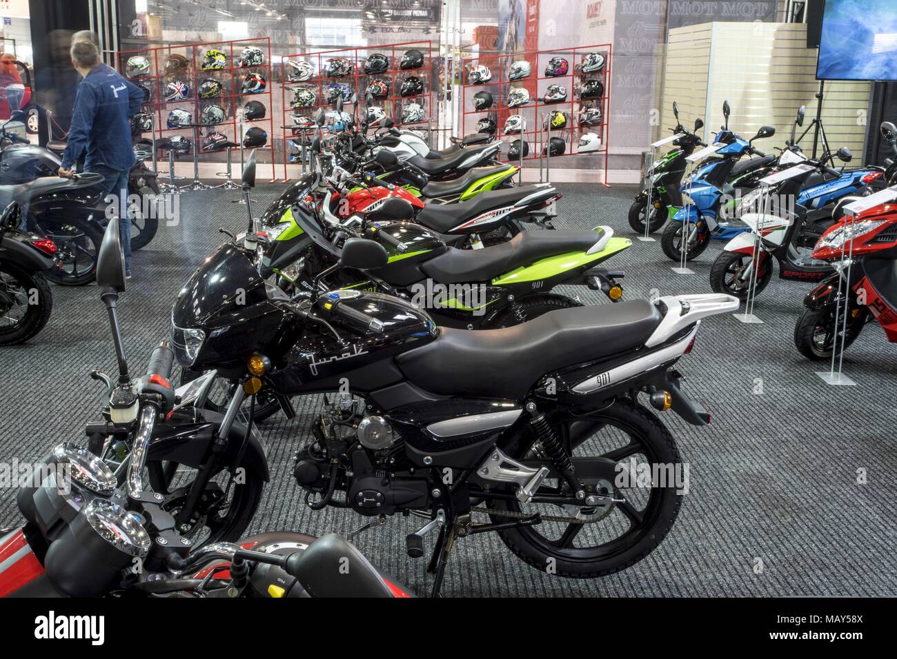 Poznan, Pologne, Grande Pologne. 5ème apr 2018. Poznan Motor Show 2018 est le plus grand de l'automobile en France et le quatrième en Europe. L'édition de cette année présente des véhicules en quatre salons : auto, moto, caravaning, camion et s'est tenu sous le slogan ''otorization de demain''. À la foire, vous pouvez voir plus de 60 premières mondiales de l'automobile, les concept cars et une vision de l'avenir de l'automobile par les concepteurs et les ingénieurs. Credit : Dawid Tatarkiewicz/ZUMA/Alamy Fil Live News Banque D'Images