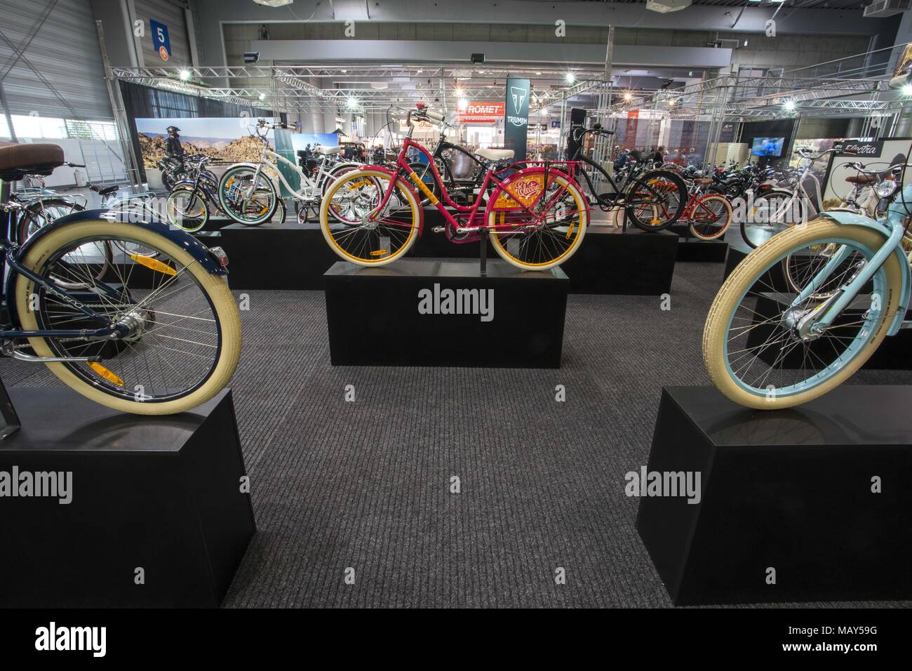 Poznan, Pologne, Grande Pologne. 5ème apr 2018. Poznan Motor Show 2018 est le plus grand de l'automobile en France et le quatrième en Europe. L'édition de cette année présente des véhicules en quatre salons : auto, moto, caravaning, camion et s'est tenu sous le slogan ''otorization de demain''. À la foire, vous pouvez voir plus de 60 premières mondiales de l'automobile, les concept cars et une vision de l'avenir de l'automobile par les concepteurs et les ingénieurs. Credit : Dawid Tatarkiewicz/ZUMA/Alamy Fil Live News Banque D'Images