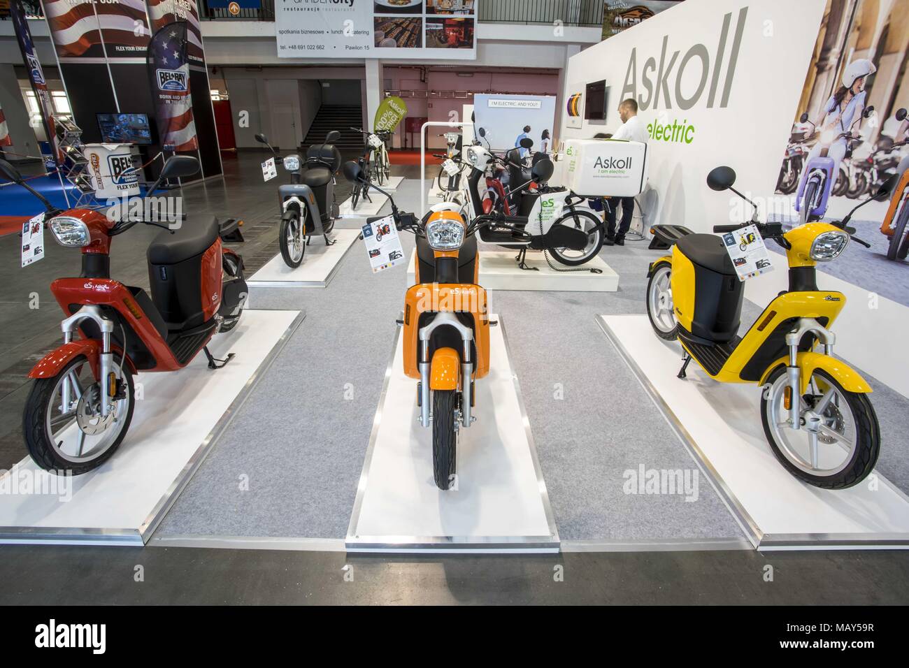 Poznan, Pologne, Grande Pologne. 5ème apr 2018. Poznan Motor Show 2018 est le plus grand de l'automobile en France et le quatrième en Europe. L'édition de cette année présente des véhicules en quatre salons : auto, moto, caravaning, camion et s'est tenu sous le slogan ''otorization de demain''. À la foire, vous pouvez voir plus de 60 premières mondiales de l'automobile, les concept cars et une vision de l'avenir de l'automobile par les concepteurs et les ingénieurs. Credit : Dawid Tatarkiewicz/ZUMA/Alamy Fil Live News Banque D'Images