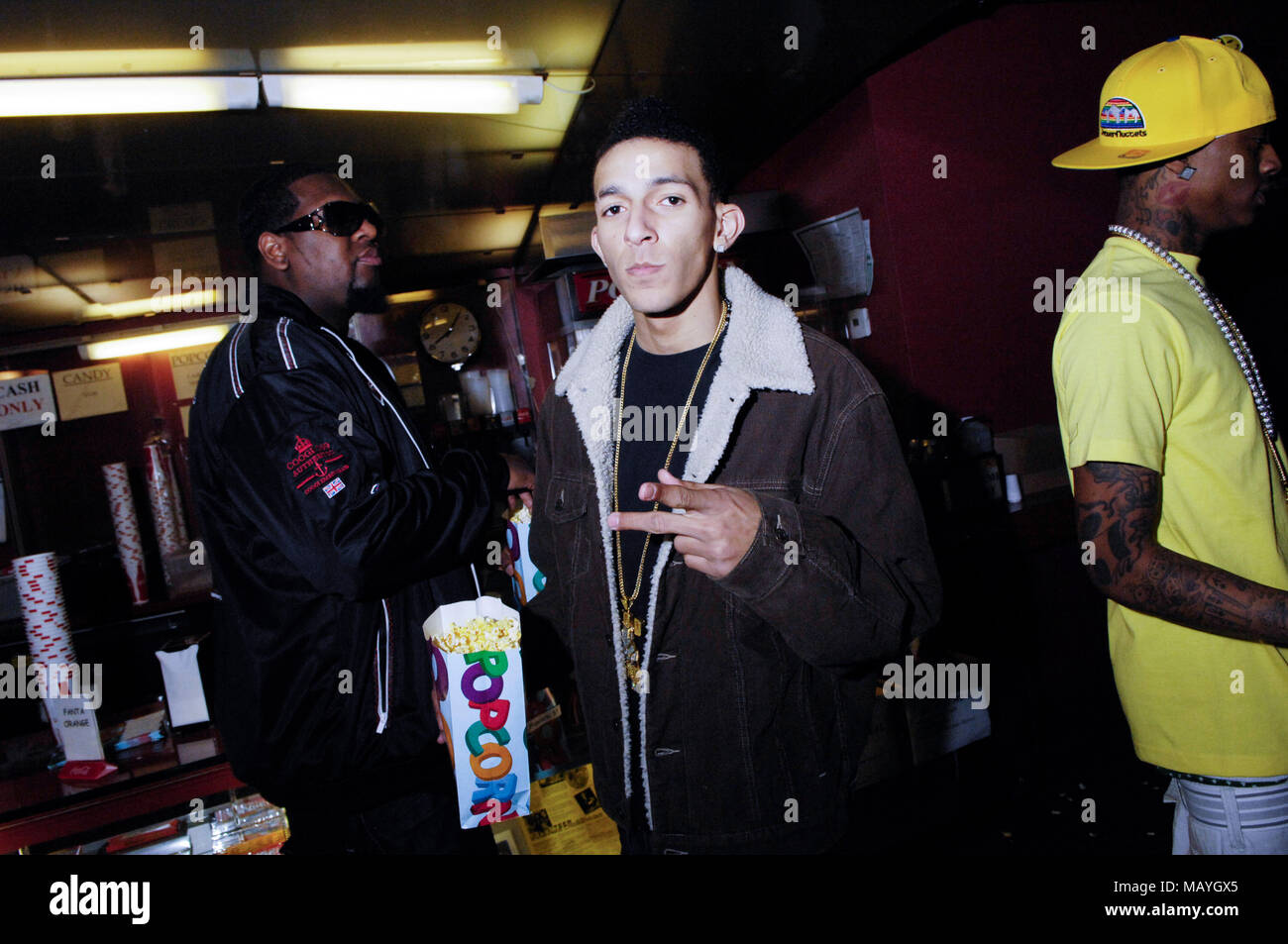 (L-R) Mike Miami, Khleo Thomas et Deandre Way aka Soulja Boy à Snoop Dogg Malice n Wonderland premiere le 22 mars 2010 à Los Angeles, Californie. Banque D'Images