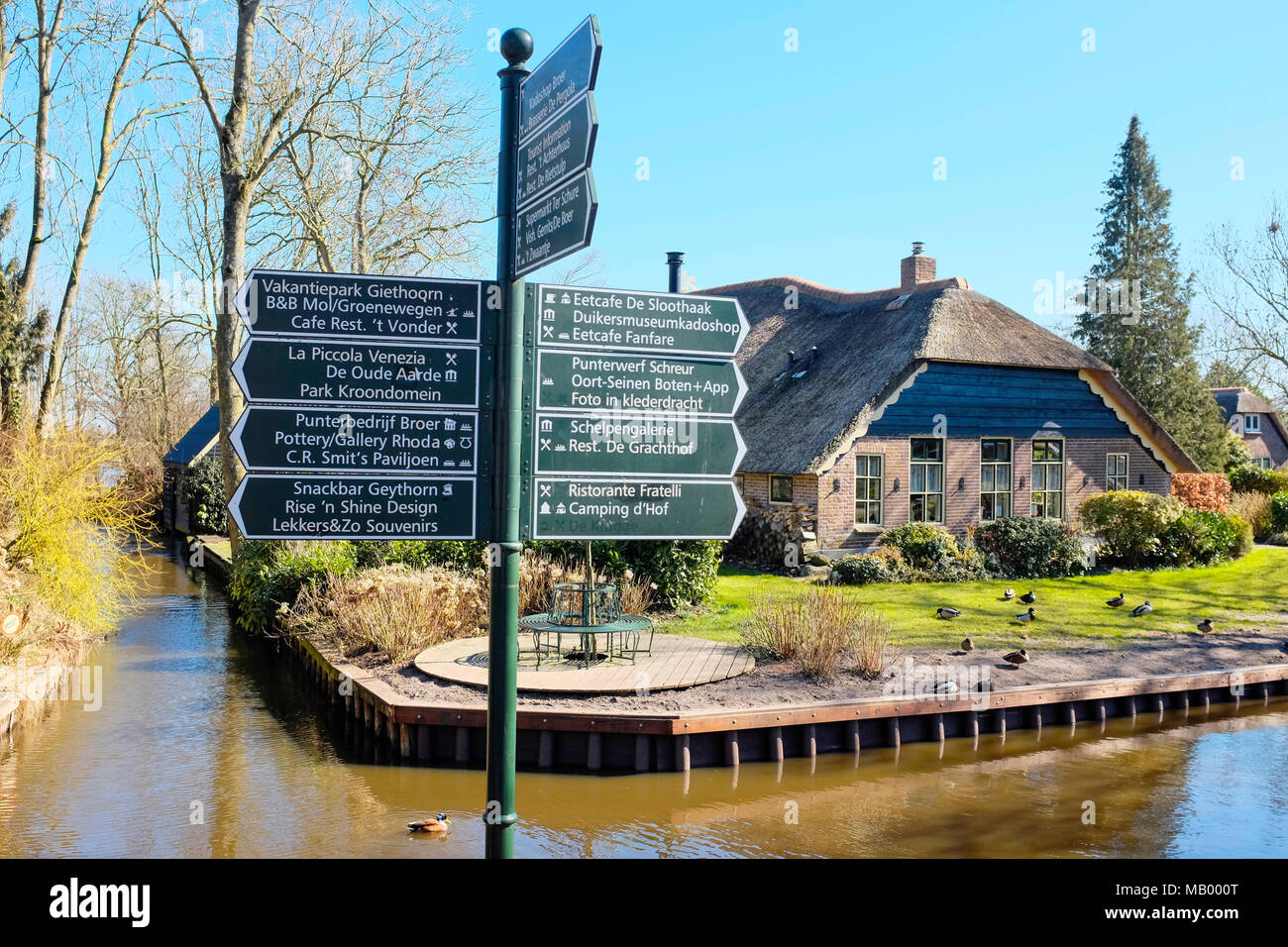 Giethoorn Village - Les Pays-Bas, également connu comme la Venise de la Hollande. Banque D'Images