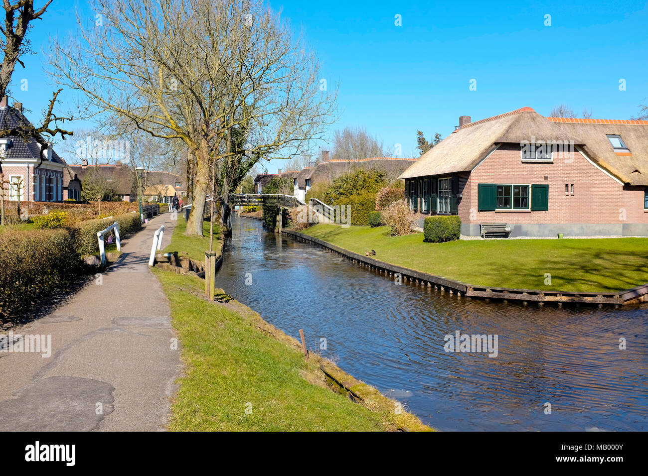 Giethoorn Village - Les Pays-Bas, également connu comme la Venise de la Hollande. Banque D'Images