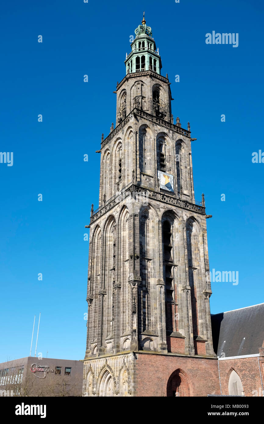 La tour Martini (Martinitoren) dans le centre de Groningen, aux Pays-Bas. Banque D'Images