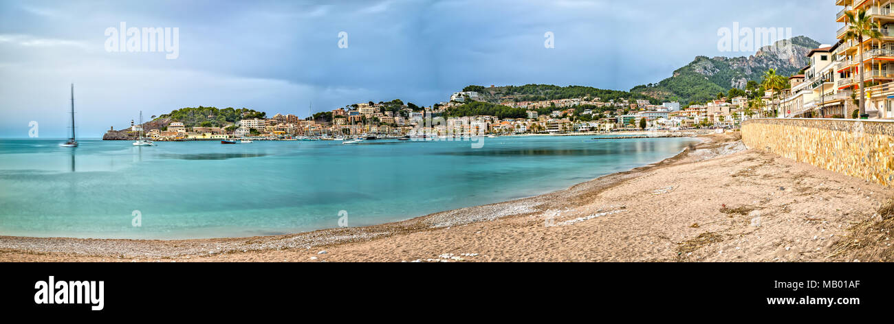 Panorama de la plage à Port de Soller Banque D'Images