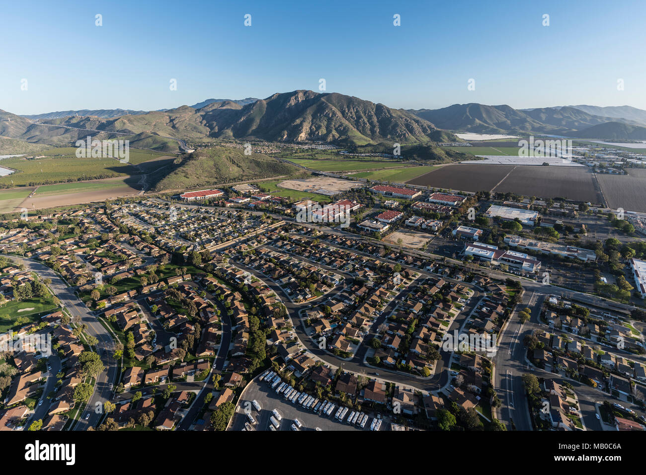 Vue aérienne de Ventura Comté maisons, fermes et entreprises à Camarillo, Californie. Banque D'Images