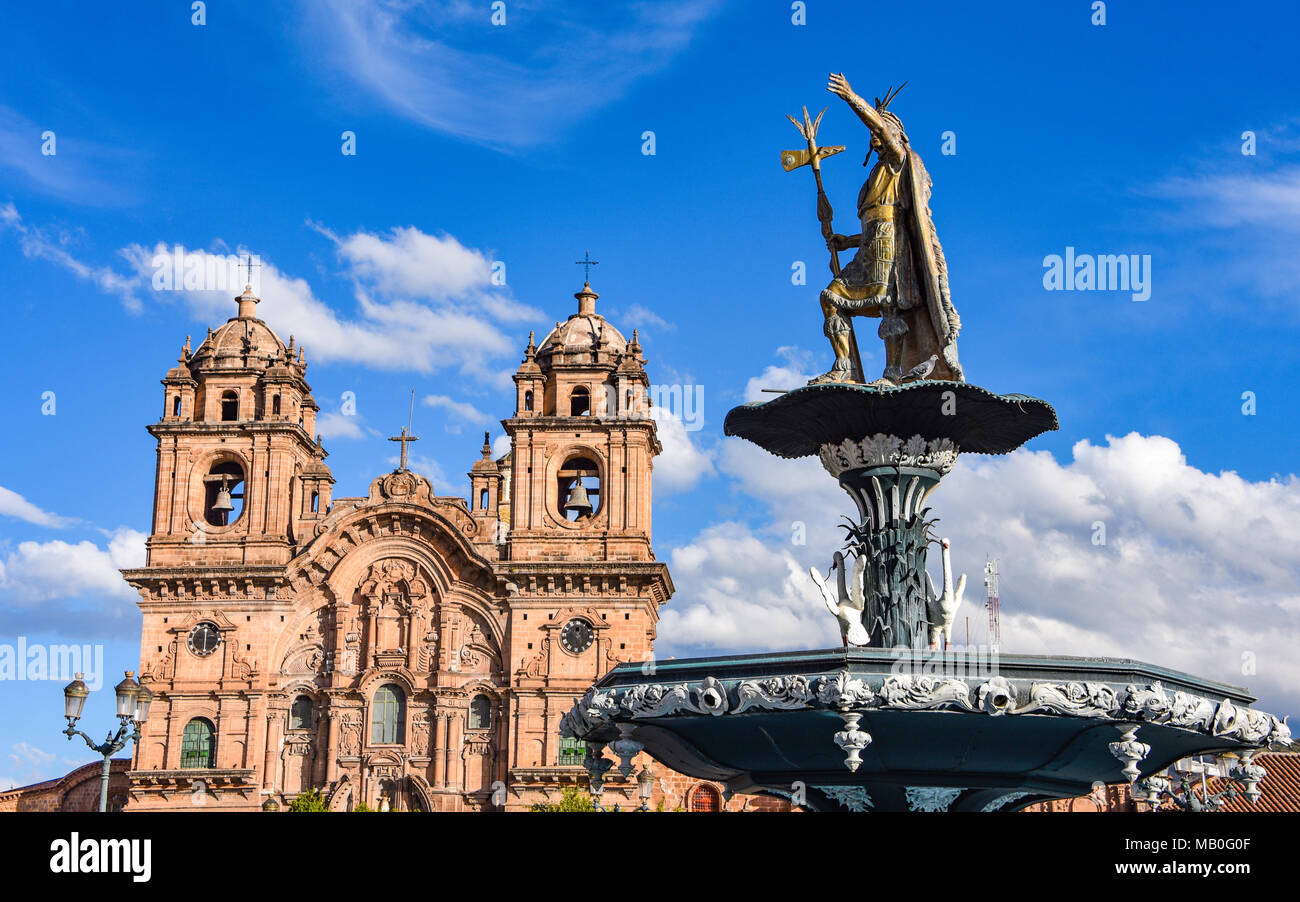 Statue de la 'Inca Pachacuti' dans la Plaza de Armas, Cusco, Pérou. Banque D'Images