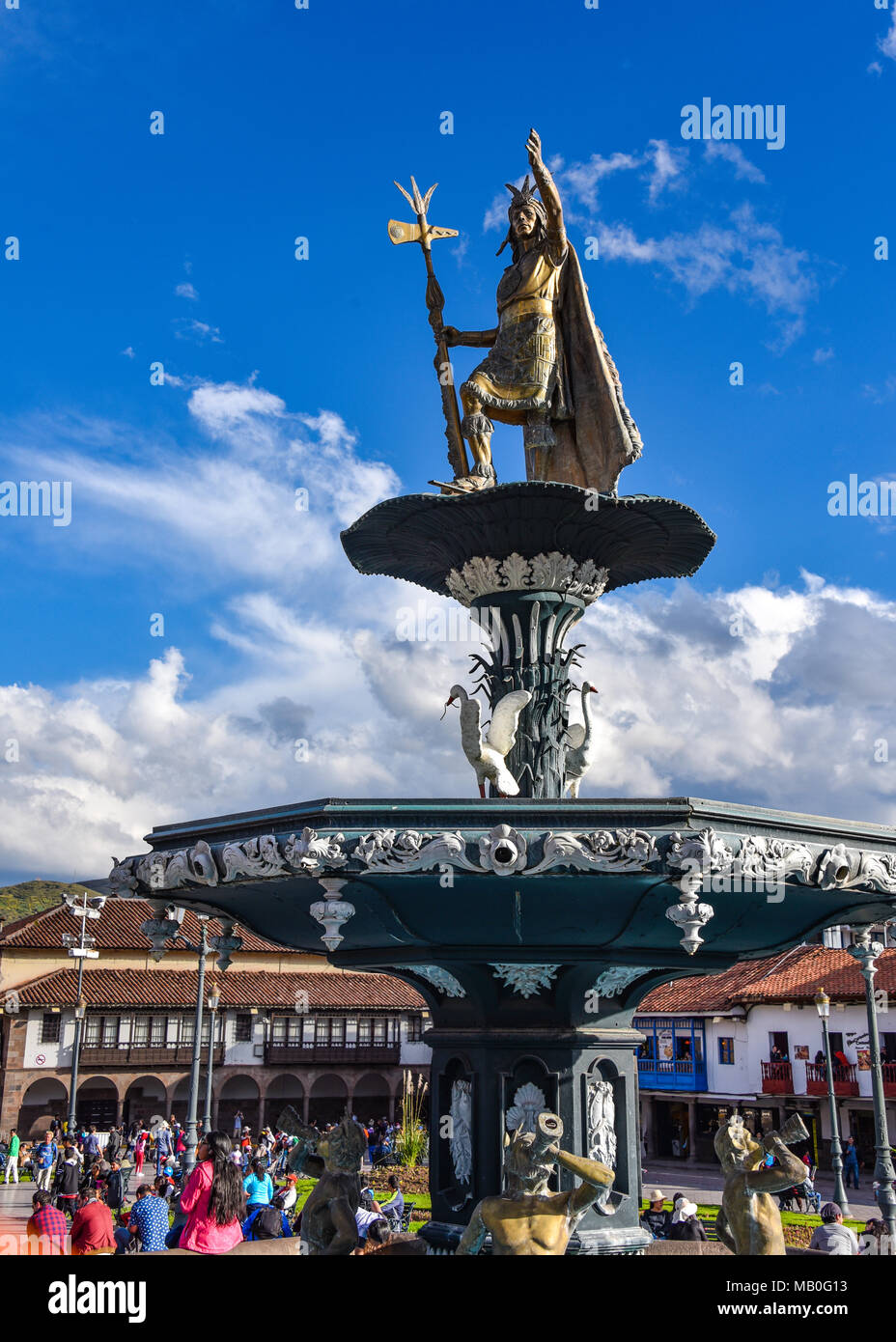 Statue de la 'Inca Pachacuti' dans la Plaza de Armas, Cusco, Pérou. Banque D'Images