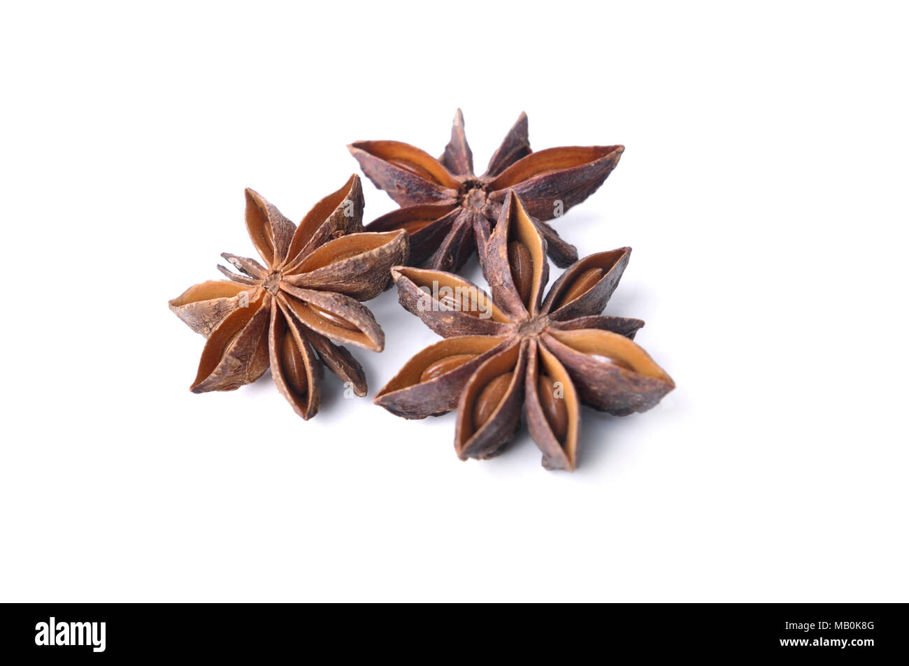 Fermer sur la forme de l'anis étoile isolé sur fond blanc Banque D'Images