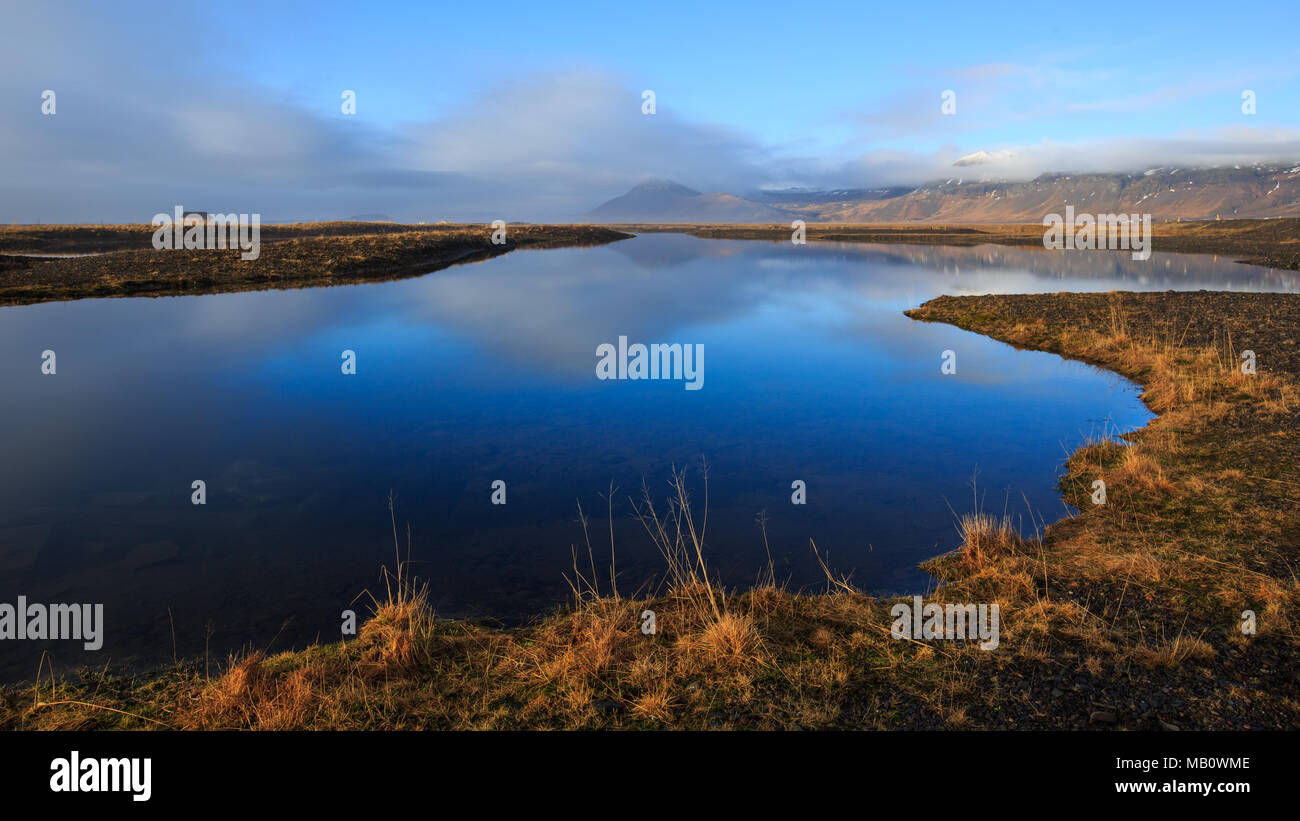 Bach, montagnes, de l'Europe, l'activité, paysages, l'île de Snæfellsnes, volcan, l'eau, l'hiver Banque D'Images