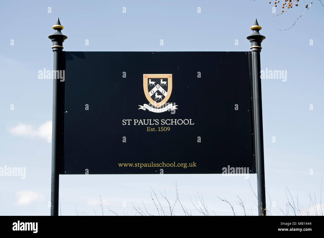 Signer avec le crest pour St Paul's school, Barnes, Londres, Angleterre Banque D'Images