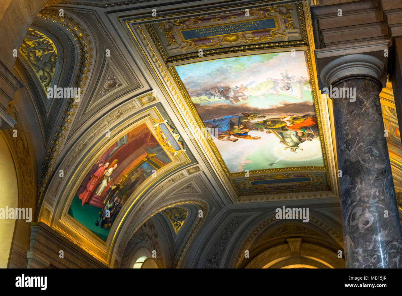 La Galerie de l'Candélabres, des musées du Vatican, Vatican, Rome, Latium, Italie. Banque D'Images
