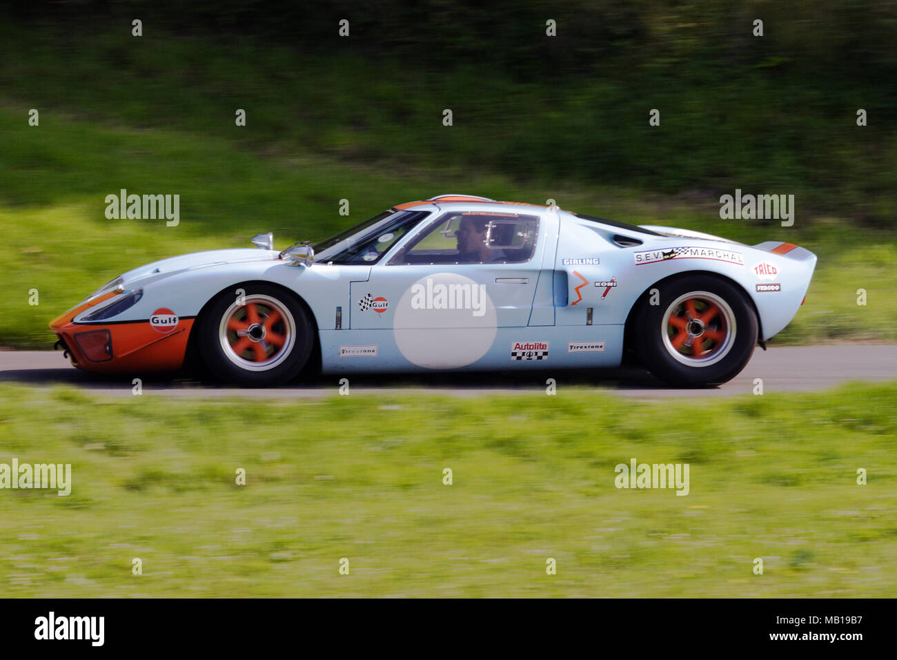 Modèle Réduit Ford GT40 1:18 - Voiture De Course Le Mans 1966 - Métal Diecast