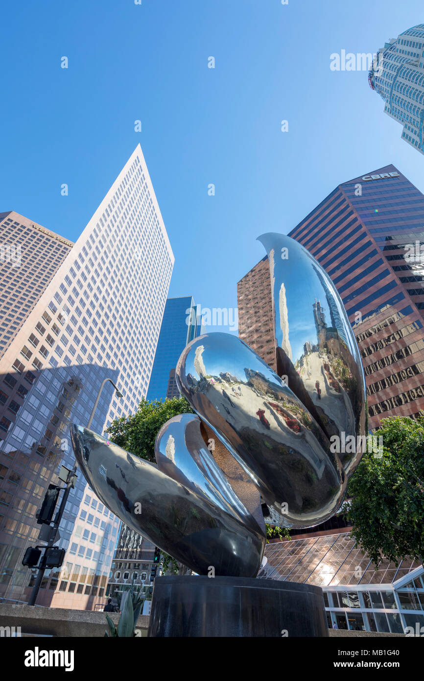 L'esprit, le corps et l'esprit par Gideon Graetz, 1986, YMCA, inox poli et bronze, 4e et l'espoir, le centre-ville de Los Angeles, Californie, USA Banque D'Images