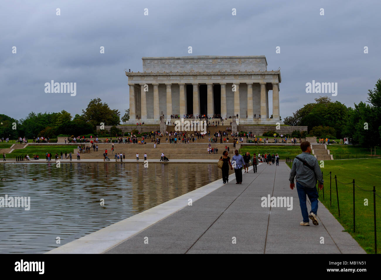 10 avril 2017 Washington, DC, USA Lincoln Memorial à Washington DC avec son reflet dans l'eau Banque D'Images