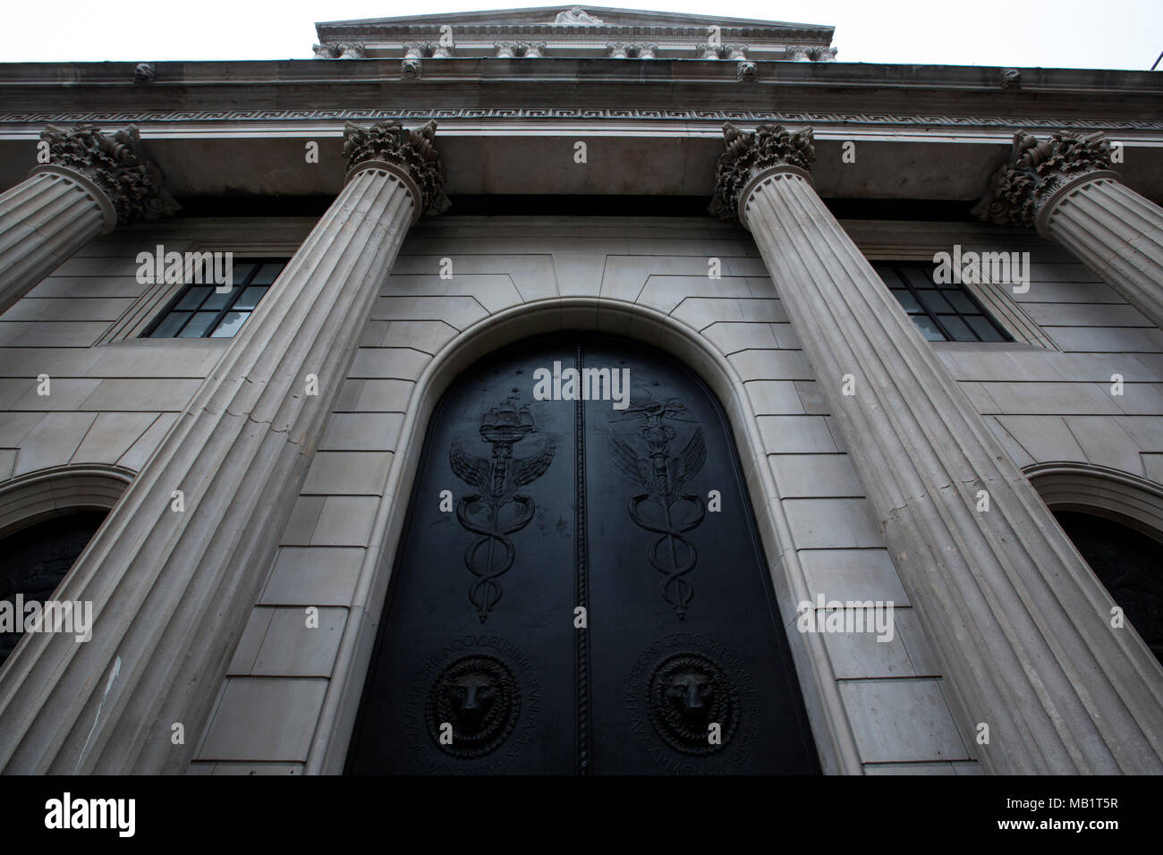Les portes de la banque d'Angleterre, Threadneedle Street, la lutte anti-terroriste au Pays de Galles par des portes en génie-cyrus-RW Group et Rhino Portes, Ville de London Banque D'Images