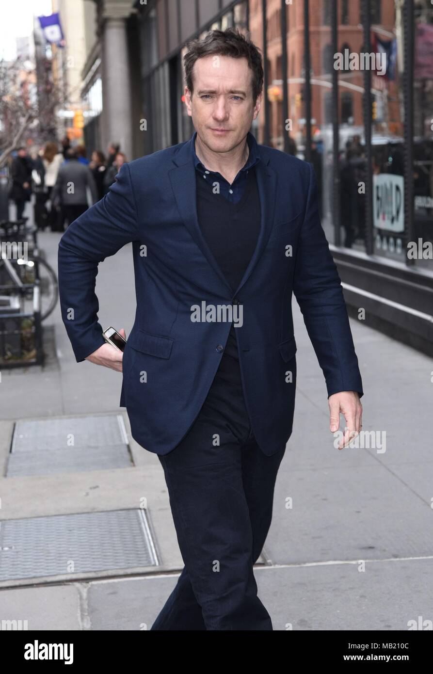 New York, NY, USA. 5ème apr 2018. Matthew Macfadyen, vu à construire ensemble pour promouvoir Howards End dehors et environ pour la célébrité Candids - THU, New York, NY Avril 5, 2018. Credit : Derek Storm/Everett Collection/Alamy Live News Banque D'Images