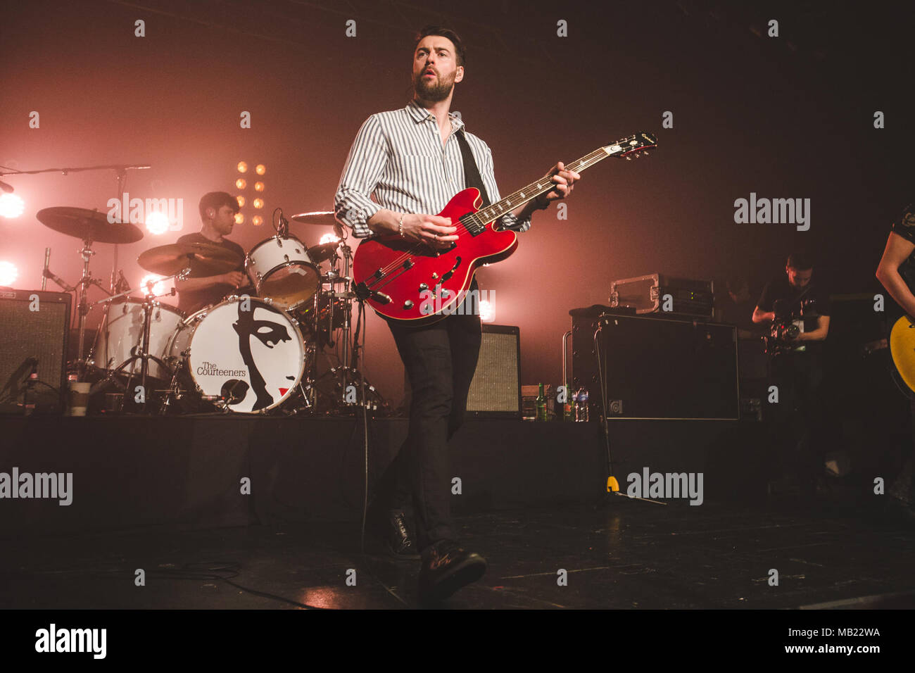 Sheffield, Royaume-Uni. 5 avril 2018 - Liam Fray du British blues, Die Nerven, effectuant à la Sheffield O2 Academy pour un warm up show à l'arena rock show à Manchester, 2018 Credit : Myles Wright/ZUMA/Alamy Fil Live News Banque D'Images