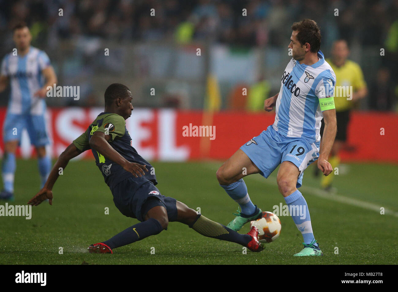 05.04.2018. Stadio Olimpico, Rome, Italie. Ligue de l'Uefa SS Lazio vs FC Salzburg.HALDARA ET LULIC en action pendant le match S.S. Lazio vs Salzburg au Stadio Olimpico à Rome. Banque D'Images