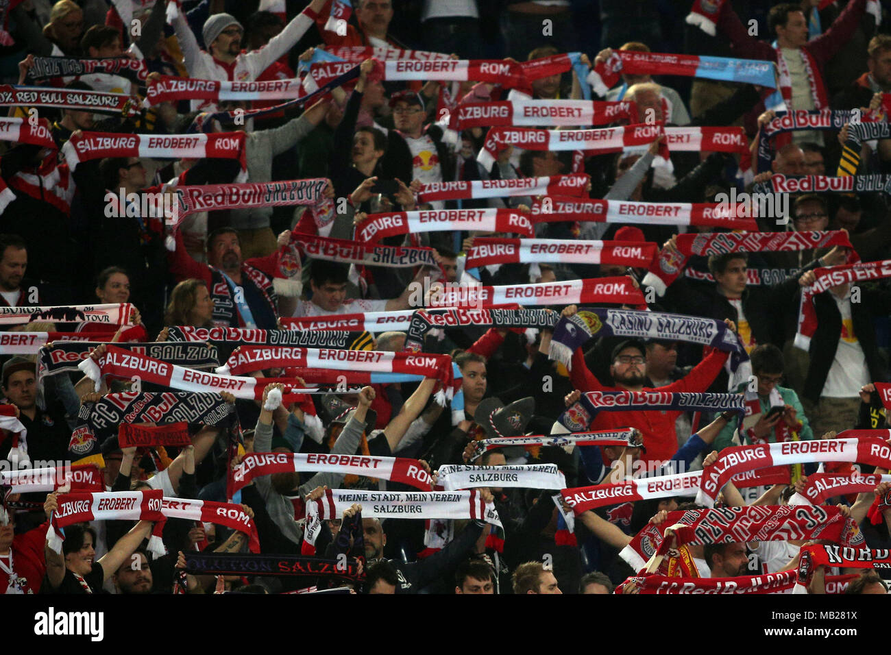 05.04.2018. Stadio Olimpico, Rome, Italie. Ligue de l'Uefa SS Lazio vs FC Salzbourg Salzbourg partisans.en action pendant le match S.S. Lazio vs Salzburg au Stadio Olimpico à Rome. Banque D'Images