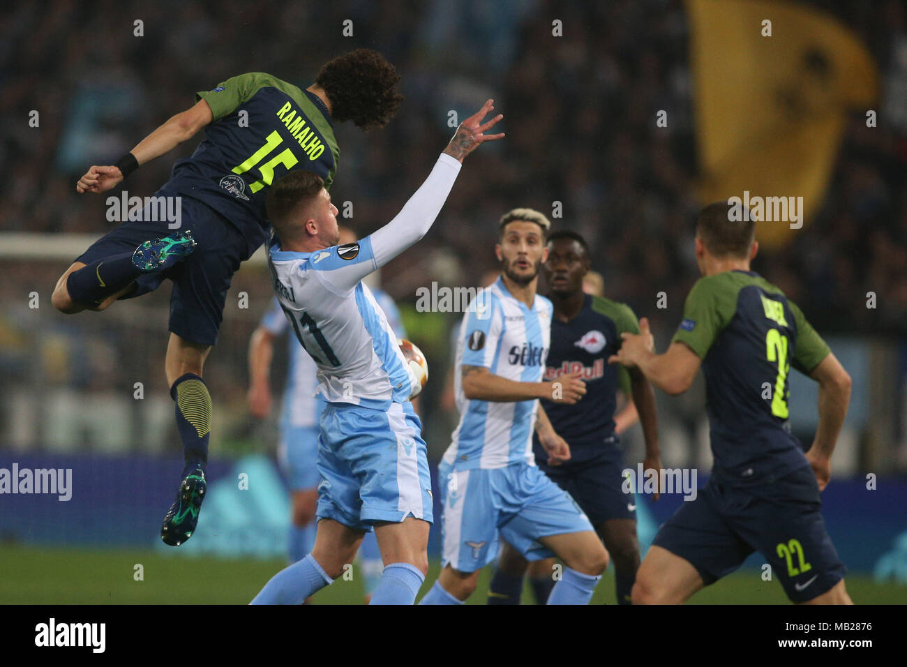 05.04.2018. Stadio Olimpico, Rome, Italie. Ligue de l'Uefa SS Lazio vs FC Salzburg.MILINKOVIC-SAVIC (LAZ) en action pendant le match S.S. Lazio vs Salzburg au Stadio Olimpico à Rome. Banque D'Images