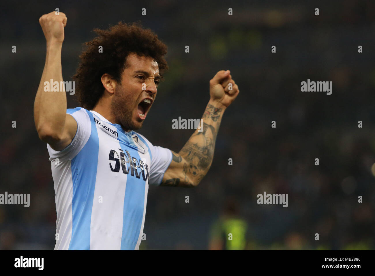05.04.2018. Stadio Olimpico, Rome, Italie. Ligue de l'Uefa SS Lazio vs FC Salzburg. FELIPE ANDERSON célèbre le gol pendant le match S.S. Lazio vs Salzburg au Stadio Olimpico à Rome. Banque D'Images