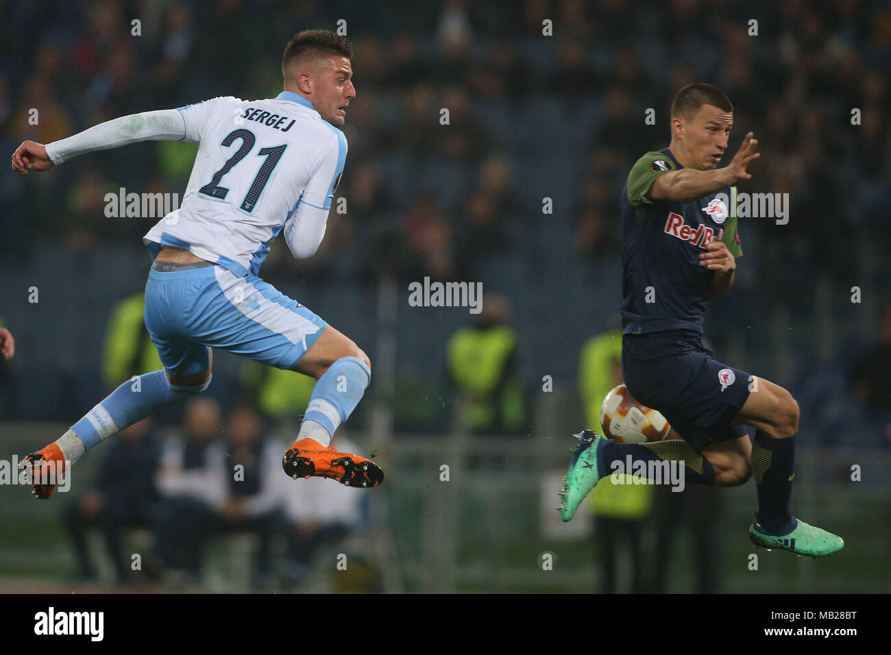 05.04.2018. Stadio Olimpico, Rome, Italie. Ligue de l'Uefa SS Lazio vs FC Salzburg. MILINKOVIC-SAVIC (LAZ)en action pendant le match S.S. Lazio vs Salzburg au Stadio Olimpico à Rome. Banque D'Images