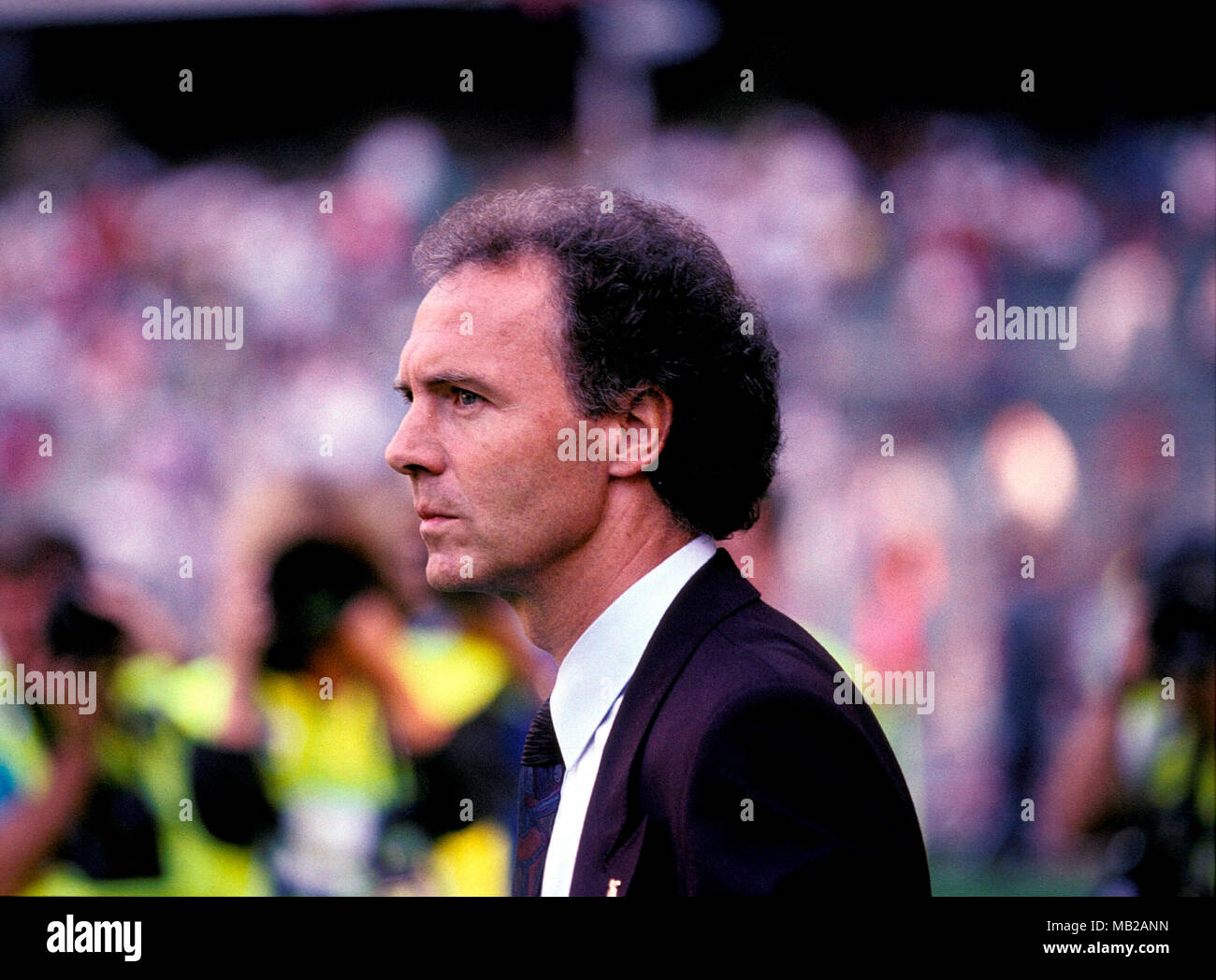 Coupe du Monde FIFA 1990 - Italia (Italie 1990) 4.7.1990, Stadio Delle Alpi, Turin, Italie. Demi-finale de l'Allemagne de l'Ouest v Angleterre. L'entraîneur allemand "Kaiser" Franz Beckenbauer Banque D'Images