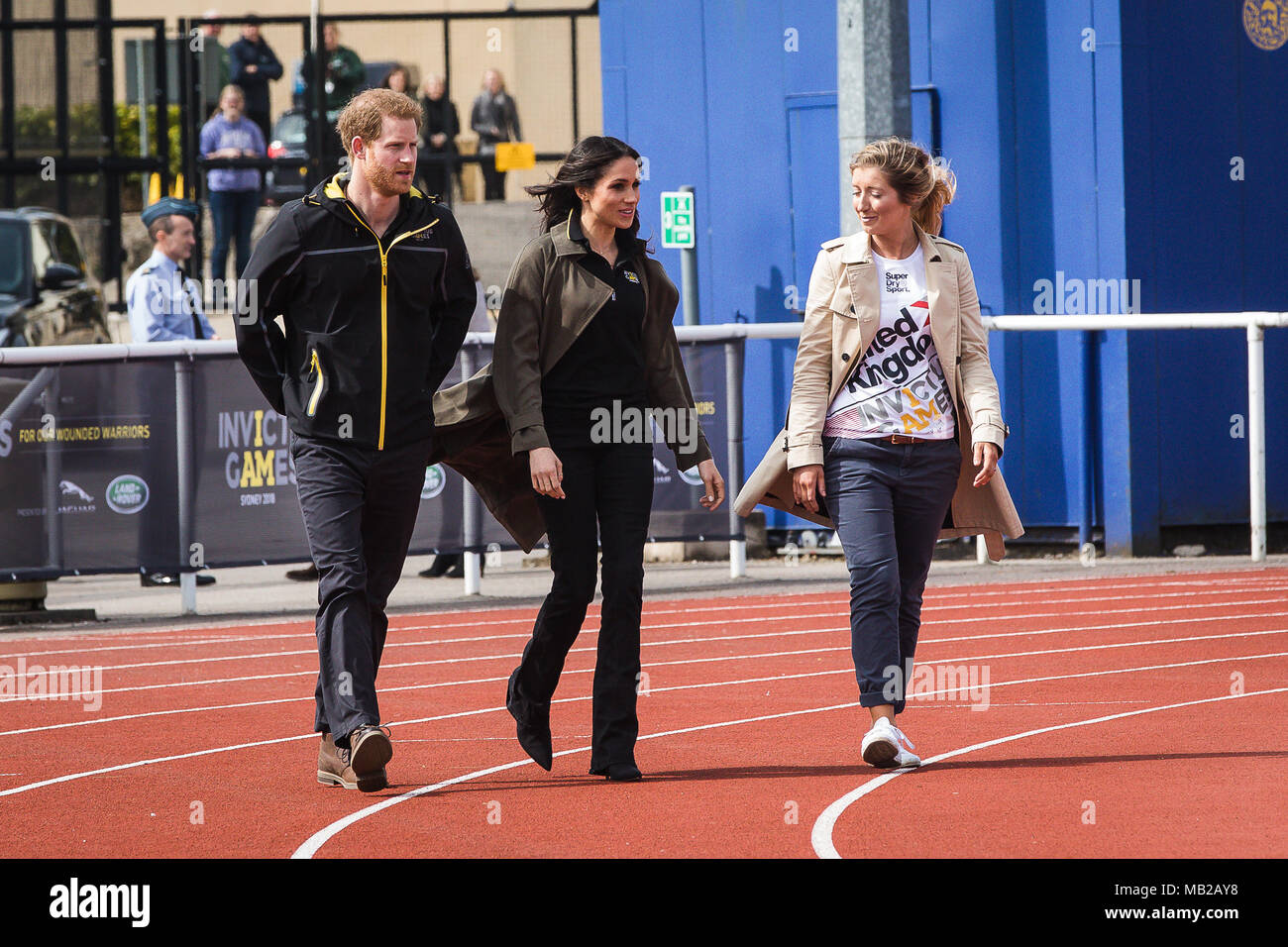 Bath, Royaume-Uni. 06 avril 2018. Le prince Harry et Meghan Markle à l'Université de Bath University Sports Training Village participant à l'équipe britannique pour les Jeux 2018 Invictus. Cette année, l'Invictus Jeux aura lieu à Sydney, en Australie en octobre 2018 Crédit : David Betteridge/Alamy Live News Banque D'Images