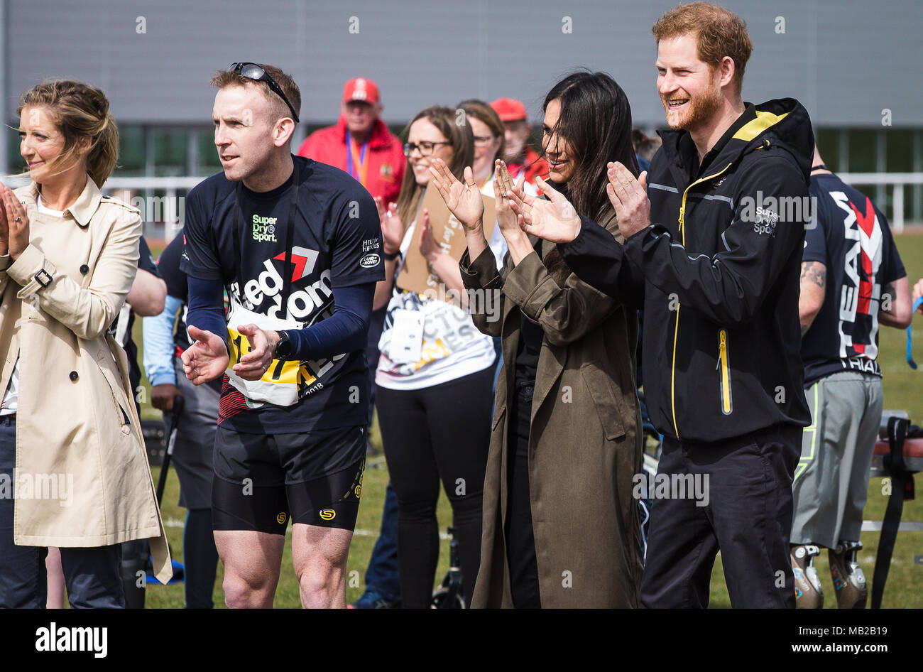 Bath, Royaume-Uni. 06 avril 2018. Le prince Harry et Meghan Markle à l'Université de Bath University Sports Training Village participant à l'équipe britannique pour les Jeux 2018 Invictus. Cette année, l'Invictus Jeux aura lieu à Sydney, en Australie en octobre 2018 Crédit : David Betteridge/Alamy Live News Banque D'Images