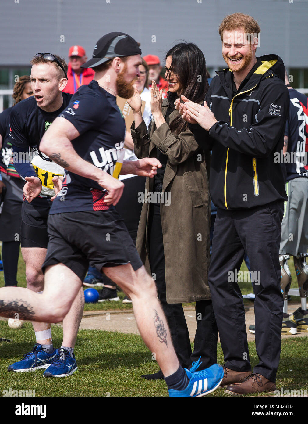 Bath, Royaume-Uni. 06 avril 2018. Le prince Harry et Meghan Markle à l'Université de Bath University Sports Training Village participant à l'équipe britannique pour les Jeux 2018 Invictus. Cette année, l'Invictus Jeux aura lieu à Sydney, en Australie en octobre 2018 Crédit : David Betteridge/Alamy Live News Banque D'Images