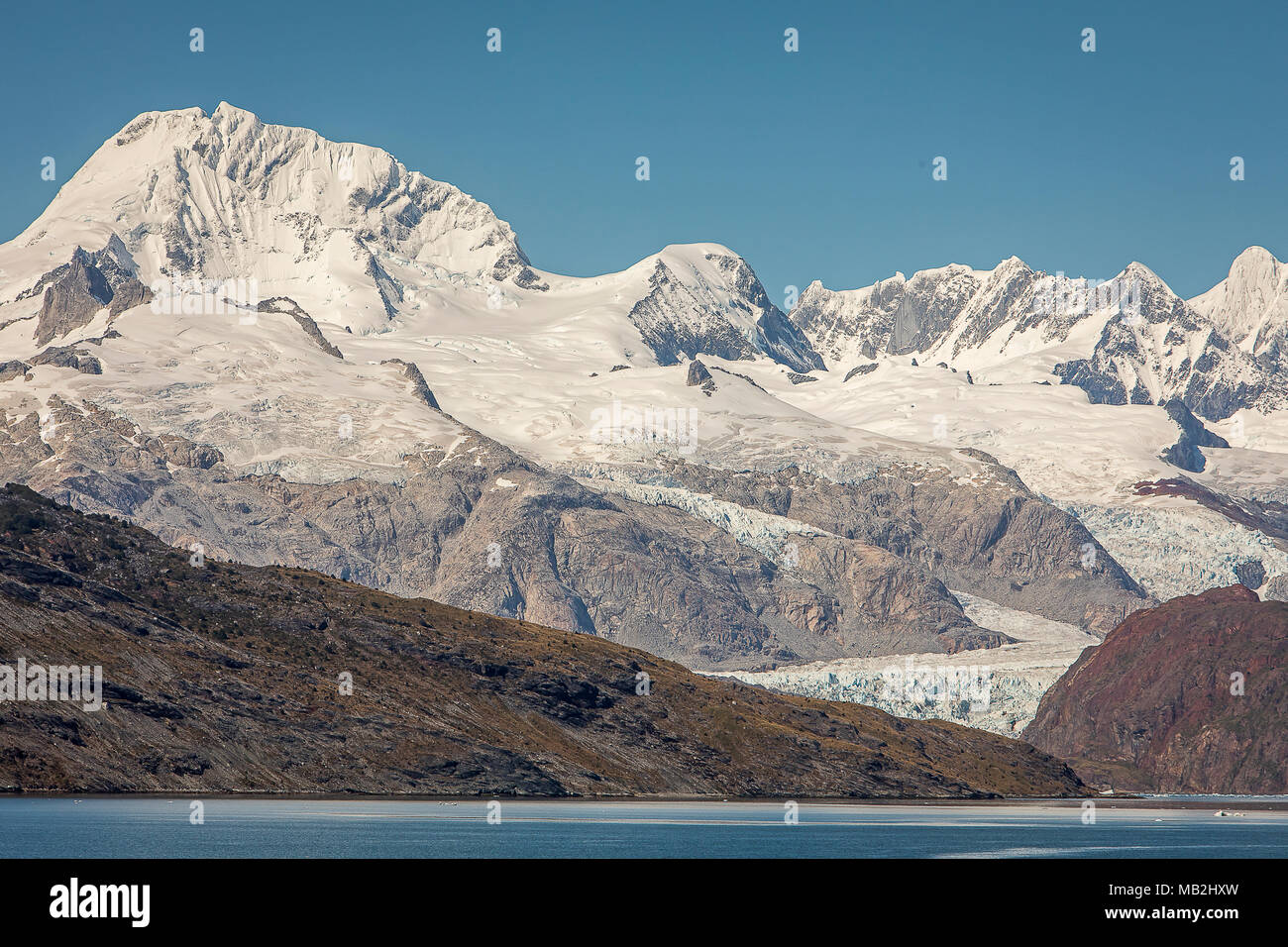 Cordillera Darwin et glacier Marinelli, dans la baie d'Ainsworth, PN Alberto de Agostini, la Terre de Feu, Patagonie, Chili Banque D'Images
