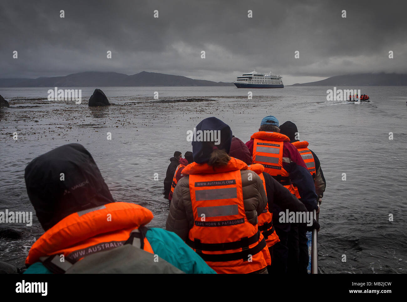 Les explorateurs se lancer dans le Cap Horn pour revenir du Ventus bateau de croisière, Tierra de Fuego, Patagonie, Chili Banque D'Images