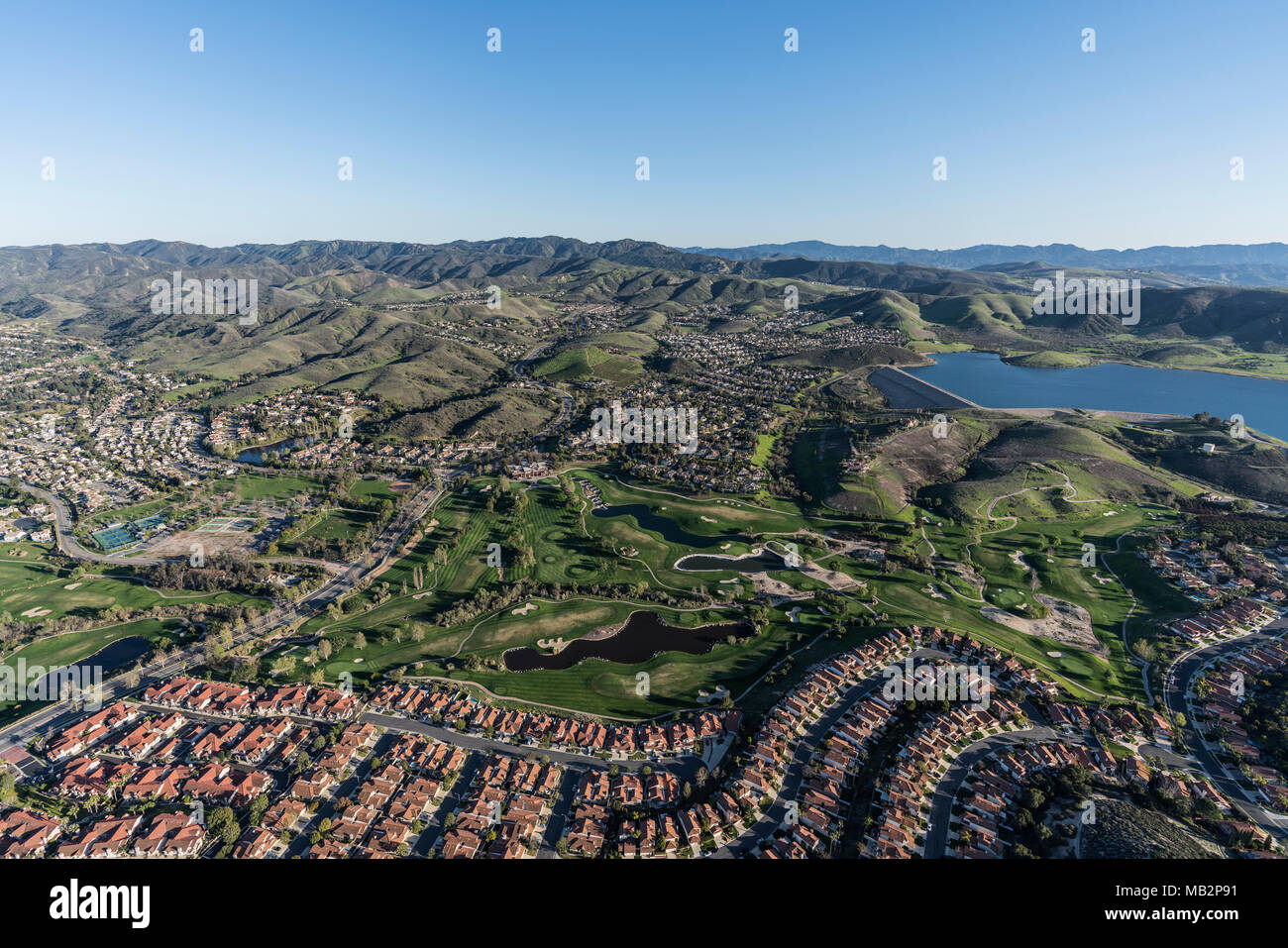 Vue aérienne du quartier Ranch en bois, près de Los Angeles dans la banlieue de Simi Valley, en Californie. Banque D'Images