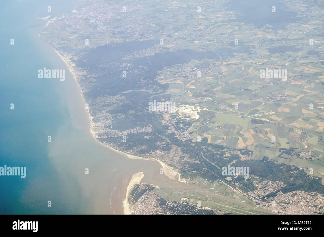 Vue depuis un avion de la station française du Touquet sur les rives de la Manche / Manche dans le Pas de Calais département du Nord de la France. Banque D'Images