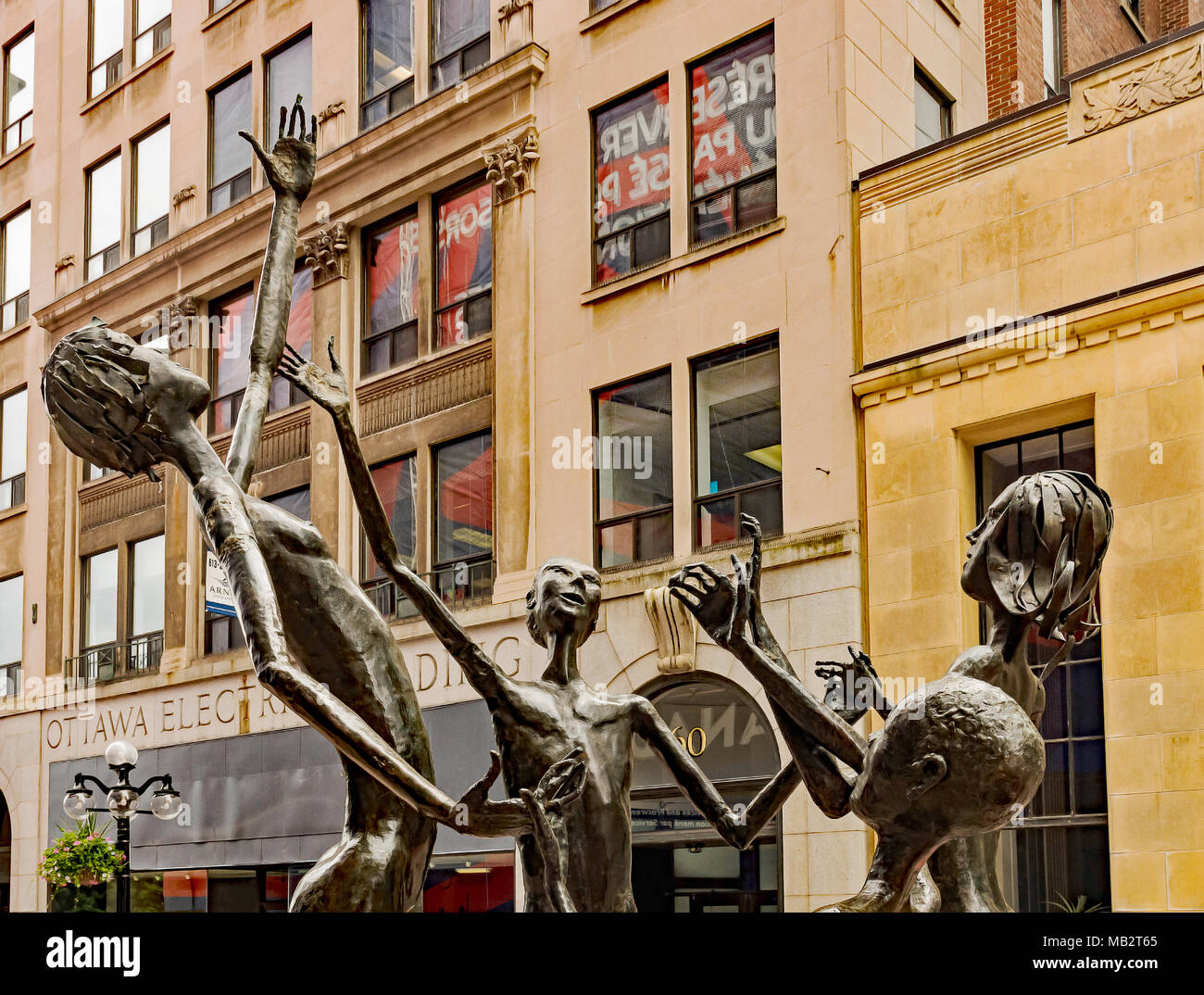 Une sculpture sur la rue Sparks, dans la capitale du Canada, Ottawa. Une section de la rue Sparks est un mail avec quelques sculptures. Banque D'Images